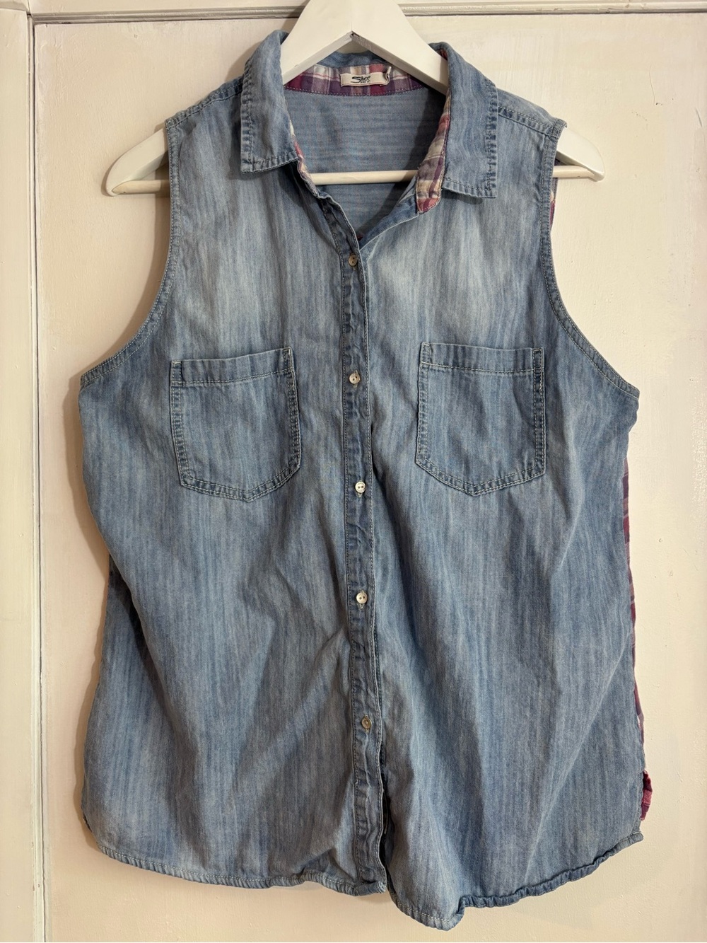 Silver Jeans Co. Sleeveless Chambray Button-Up Shirt - Light Blue